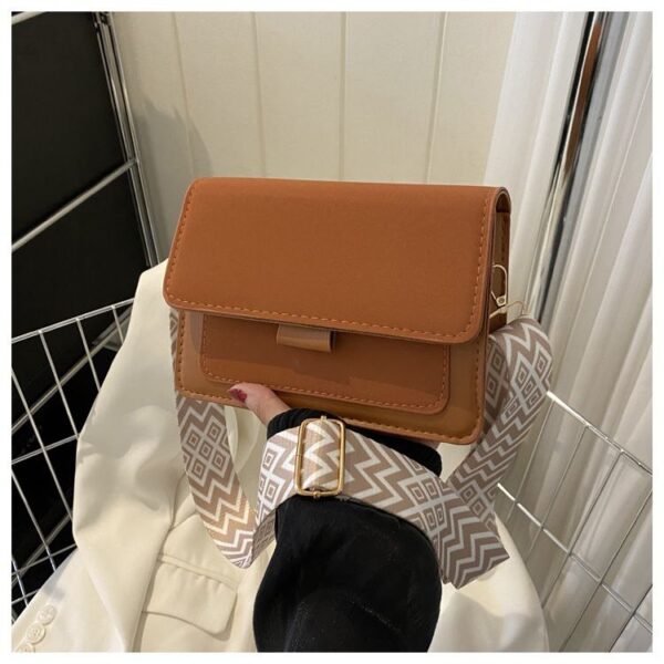 Luxurious China Shoulder Bag - Image 3